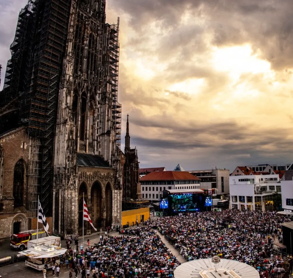 Schwörmontag-Party auf dem Münsterplatz